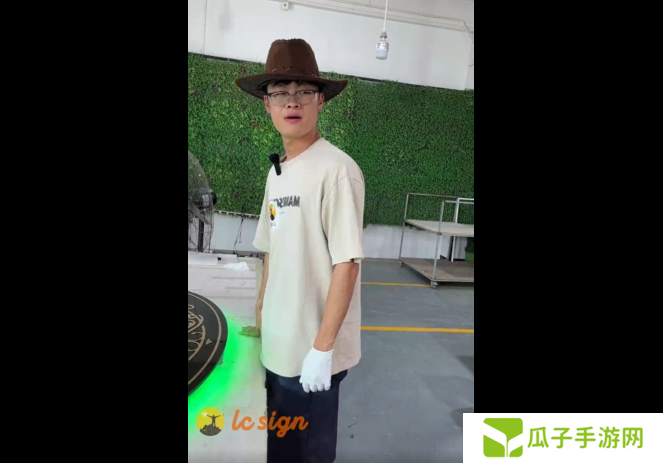 广东小伙硬控老外，靠着地道英语成了外网带货顶流